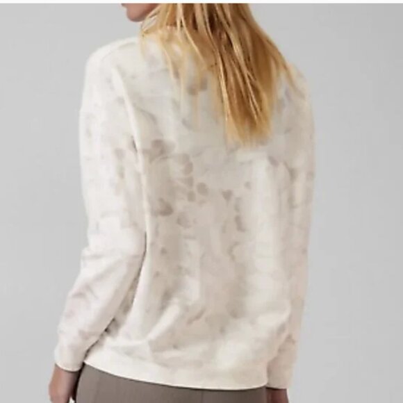 Athleta Balance Printed Sweatshirt Chakra Floral Bluff Gray Size Small - Picture 4 of 12